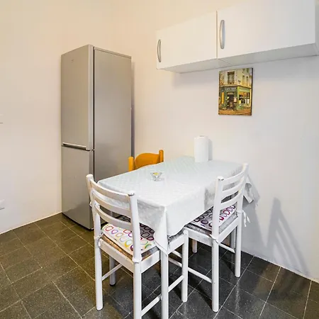 Genova,400m Dal San Martino Διαμέρισμα